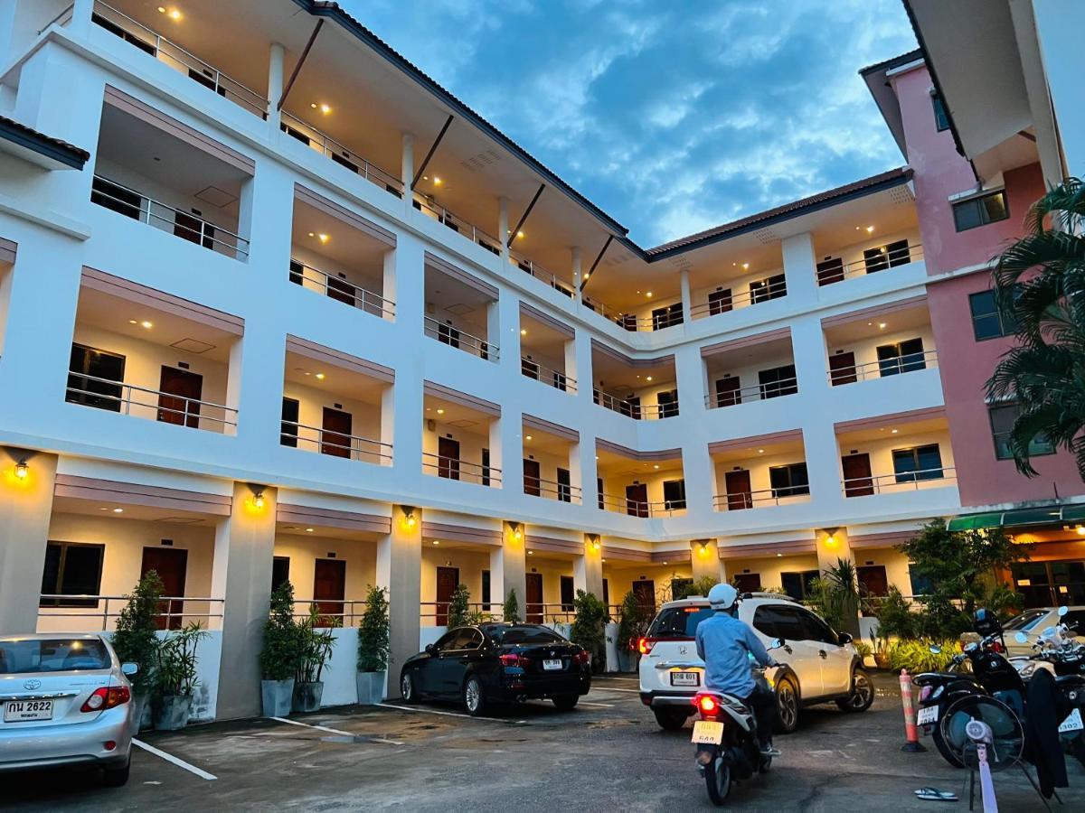 Jj Palace เจเจ พาเลซ Ban Si Than Exterior photo