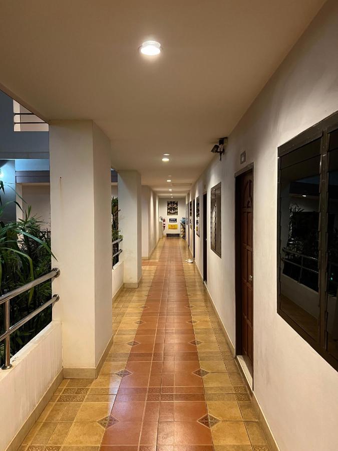 Jj Palace เจเจ พาเลซ Ban Si Than Exterior photo