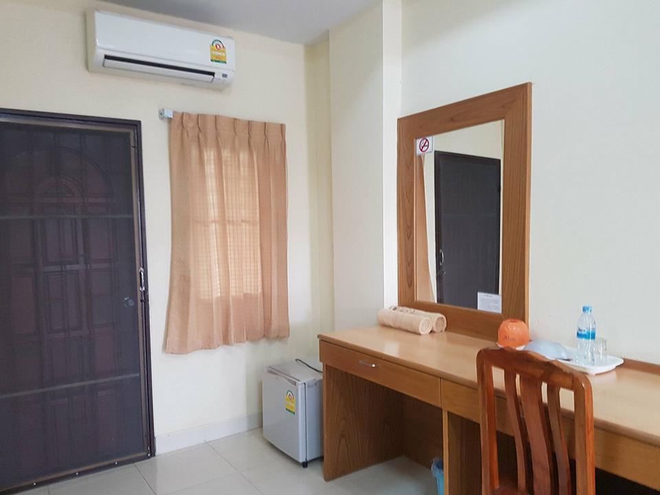 Jj Palace เจเจ พาเลซ Ban Si Than Exterior photo